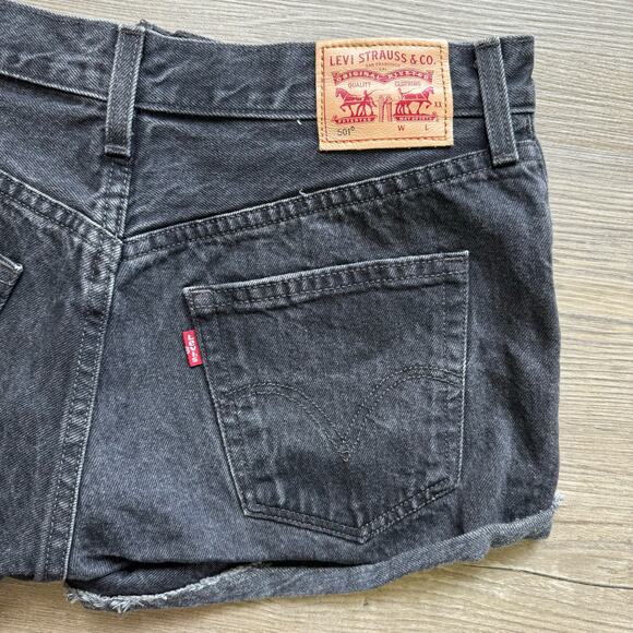 Levi’s 501 Black Jean Shorts Womens 28 Button Fly Cutoff Grunge Boho 100% Cotton - Picture 4 of 14